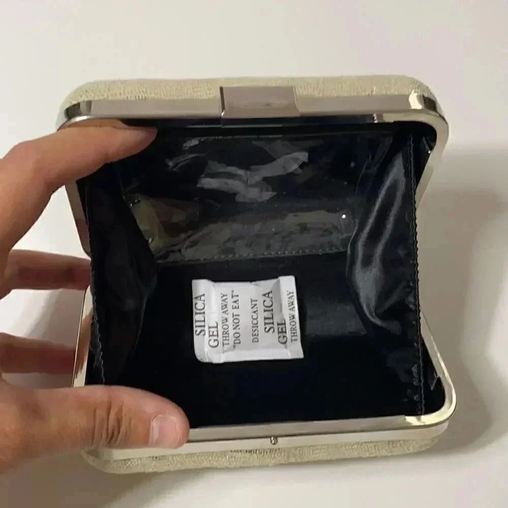 NWOT Carolee New York Clutch - Picture 5 of 9
